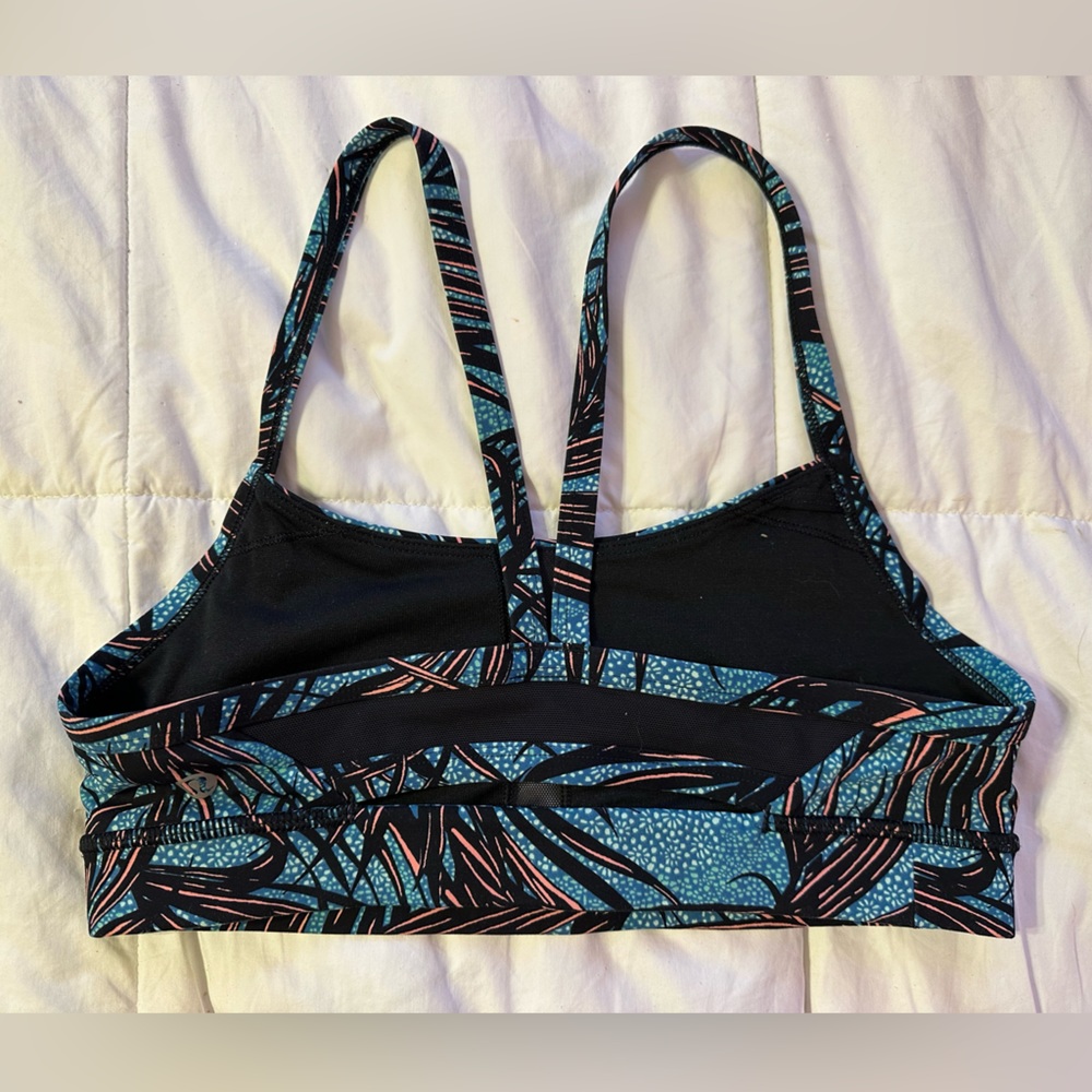 Lululemon Leaf Print Sports Bra in Black - Size 6 -Non Padded - Picture 3 of 13